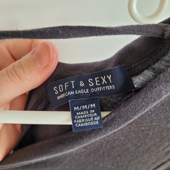 2 American Eagle Medium soft and sexy shirts - Picture 5 of 8